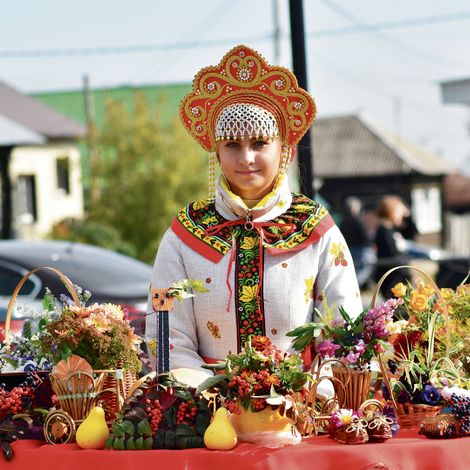 Фрагмент &laquo;Парада цветов&raquo;, истоки которого начинались в Ильинском, представляла Виолетта, волонтер &laquo;Красного креста&raquo;